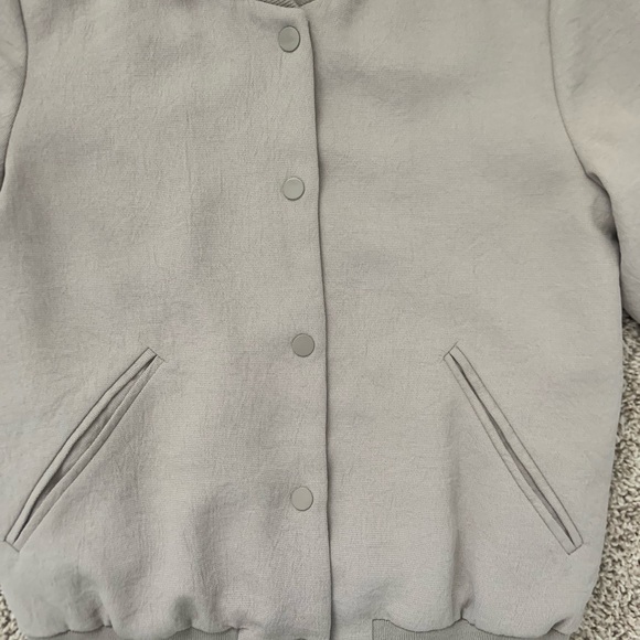 Aritzia Bomber Jacket - Picture 2 of 3